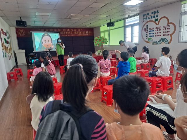 三鄉(xiāng)鎮(zhèn)開(kāi)展“幸福閱讀樹(shù),禁毒齊守護(hù)”宣傳活動(dòng)圖片1.jpg
