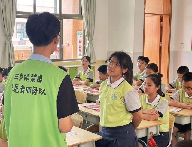 三鄉(xiāng)鎮(zhèn)開展“開學(xué)第一課，無毒伴我行”禁毒教育宣傳活動(dòng)圖片4_副本.jpg