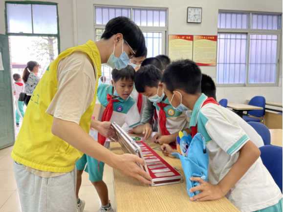 阜沙鎮(zhèn)禁毒信息〔2022〕第254期--【禁毒攻堅(jiān)】“無毒青春，健康校園”—阜沙鎮(zhèn)開展禁毒宣傳進(jìn)校園