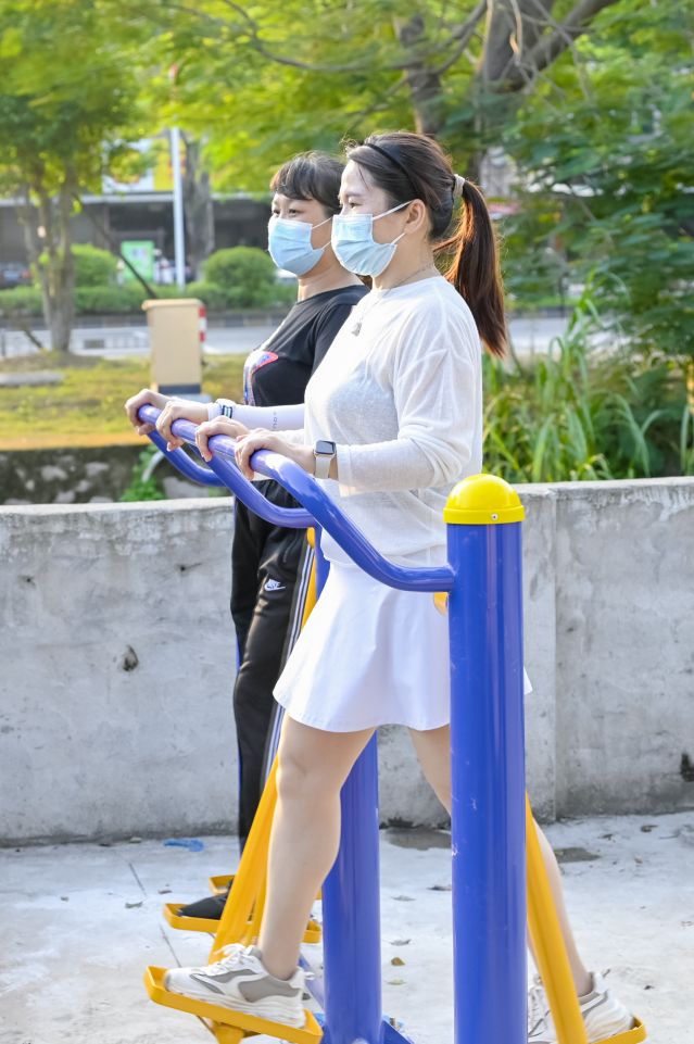 221111-【公益體彩進(jìn)社區(qū)-南區(qū)】守護(hù)健康，有我添“彩” 公益體彩走進(jìn)中山良都社區(qū) (156).