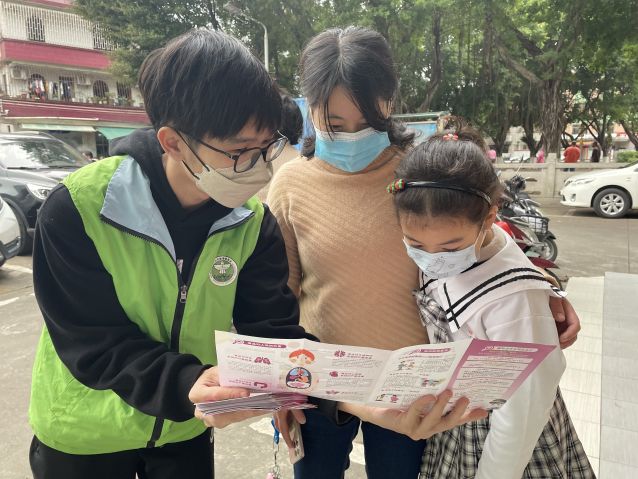 三鄉(xiāng)鎮(zhèn)開展“普及禁毒知識，共享健康人生”宣傳活動(dòng)圖片2.JPG